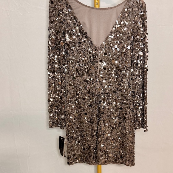 ✨ Aidan Mattox Sequin Mini Dress | Long Sleeve Party NYE ✨ - Picture 2 of 5